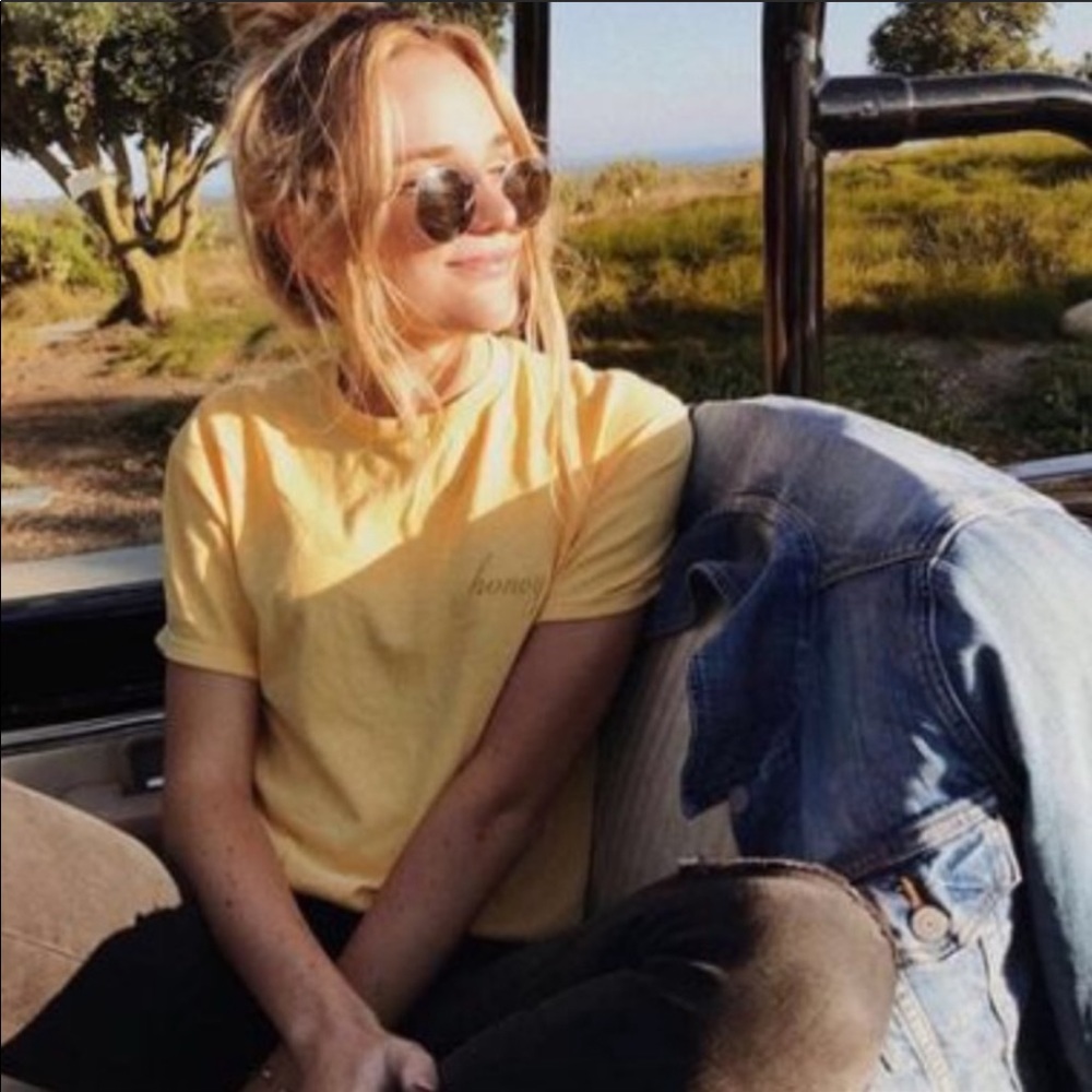 Brandy Melville yellow embroidery honey T-shirt